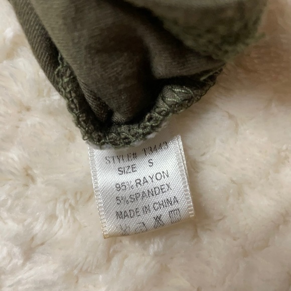 Kiki Crop Top BUNDLE - Picture 3 of 4